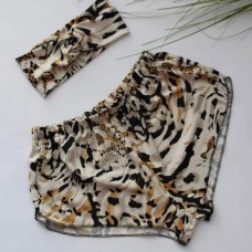 Shorts with Leo print art.1070